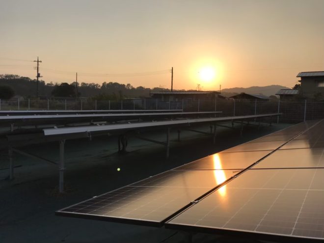 高崎市町屋町太陽光発電所の全景写真