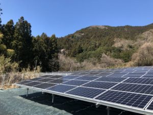藤岡市上日野太陽光発電所の全景写真